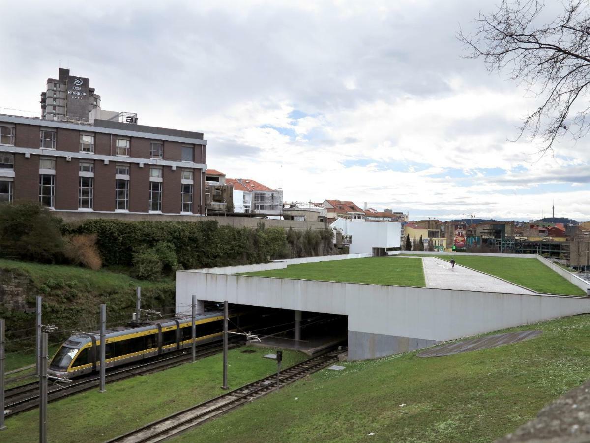 Red Wings Trindade Apartments Porto Exterior photo